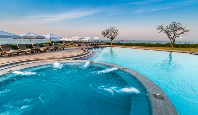 Dusit Thani Pattaya-Lagoon Pool